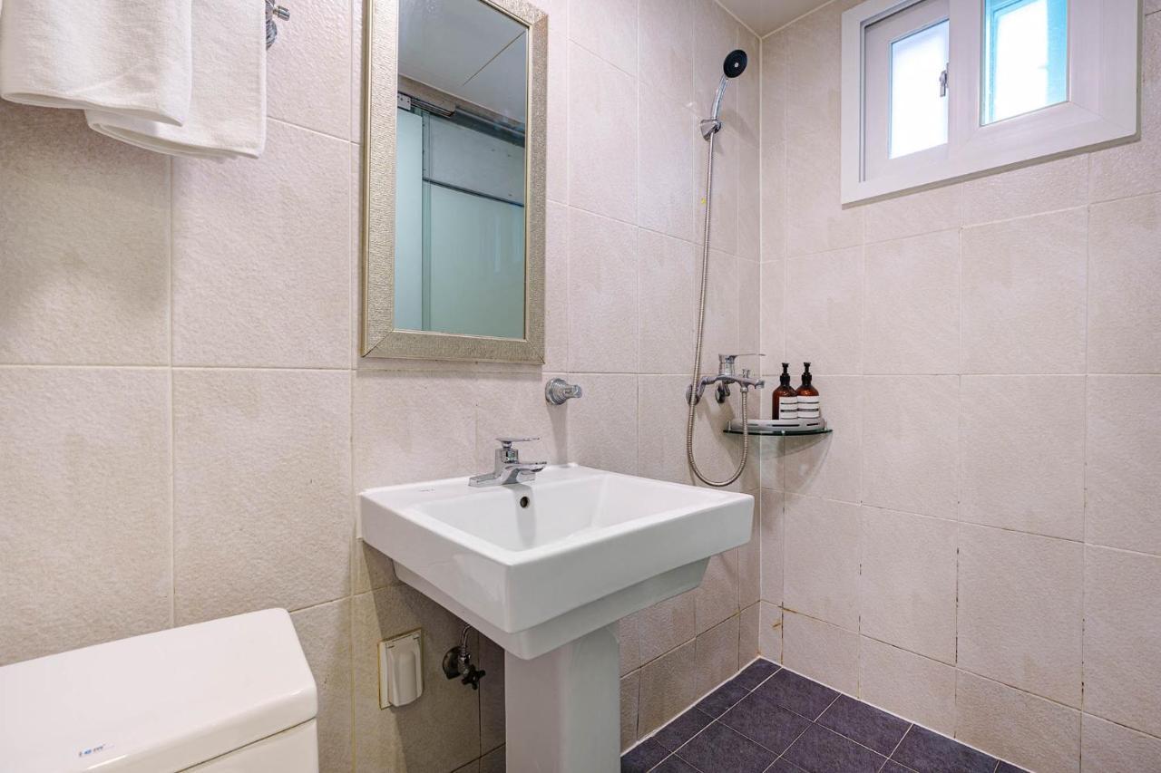 Hotel Less Сеул Экстерьер фото